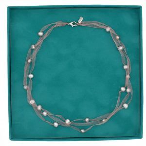 Gargantilla Palaos Rosa Clara Nina Tachi en caja verde