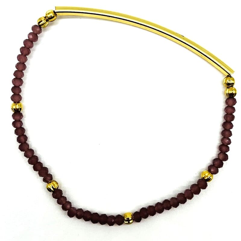 La pulsera Tahat (pico más alto de Ahaggar) con su color recuerda a las rocas y restos volcánicos del Sáhara. Transmite elegancia y sencillez.